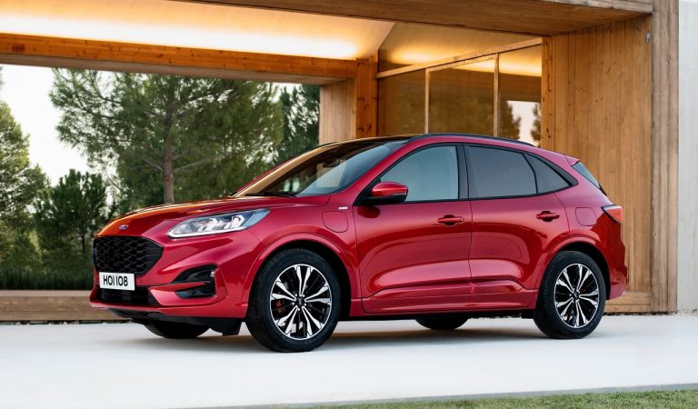 Ford Kuga ibrida plug-in: immagini ufficiali