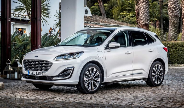 Ford Kuga ibrida plug-in: immagini ufficiali