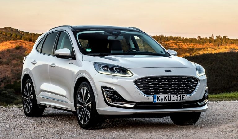 Ford Kuga ibrida plug-in: immagini ufficiali