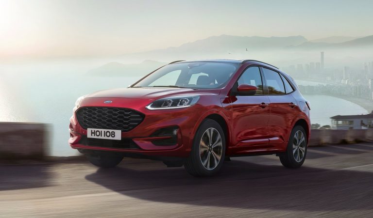 Ford Kuga ibrida plug-in: immagini ufficiali