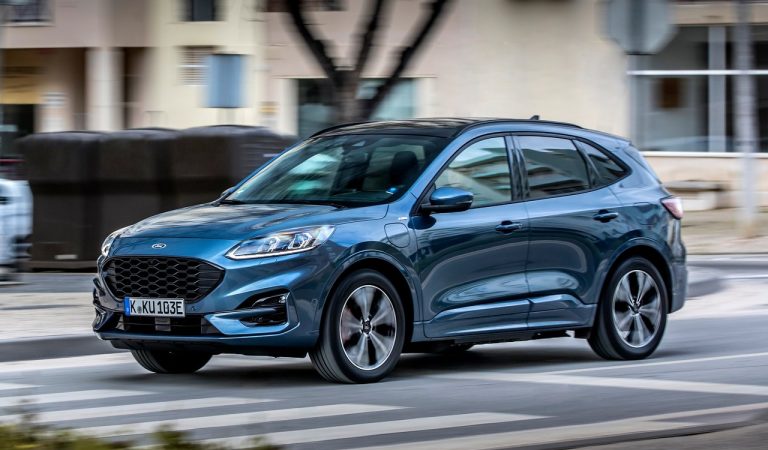 Ford Kuga ibrida plug-in: immagini ufficiali
