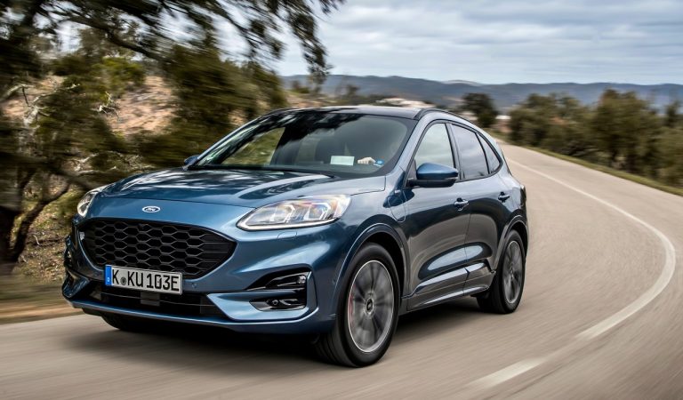 Ford Kuga ibrida plug-in: immagini ufficiali