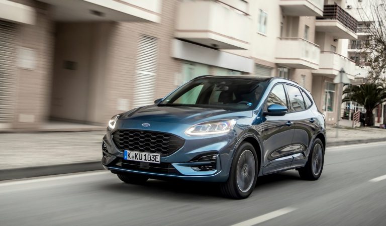 Ford Kuga ibrida plug-in: immagini ufficiali