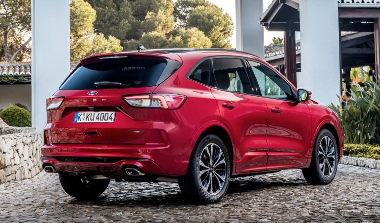 Ford Kuga ibrida plug-in: immagini ufficiali
