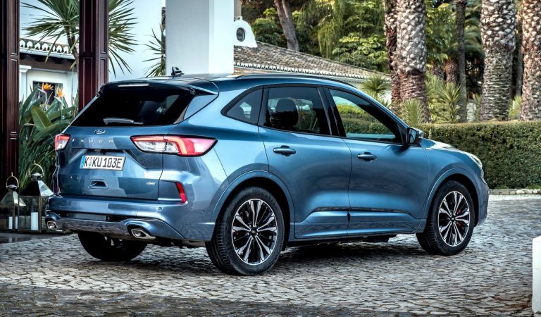 Ford Kuga ibrida plug-in: immagini ufficiali