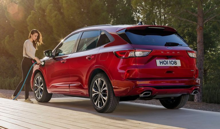 Ford Kuga ibrida plug-in: immagini ufficiali