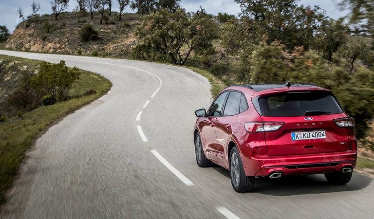 Ford Kuga ibrida plug-in: immagini ufficiali
