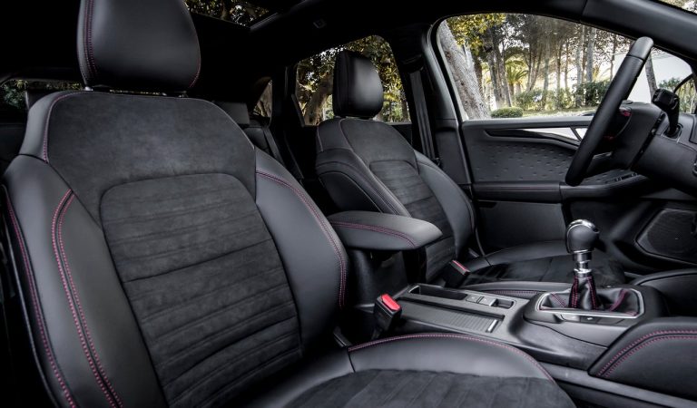 Ford Kuga ibrida plug-in: immagini ufficiali