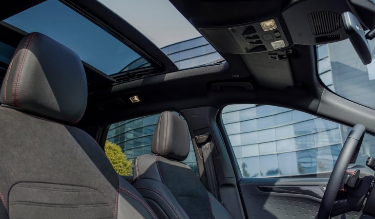 Ford Kuga ibrida plug-in: immagini ufficiali