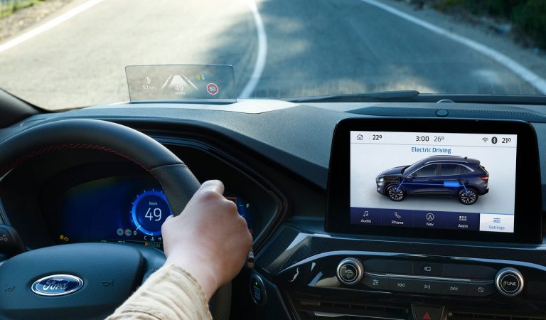Ford Kuga ibrida plug-in: immagini ufficiali
