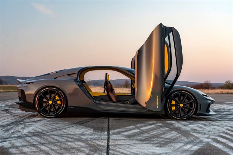 Koenigsegg Gemera: immagini ufficiali in pista
