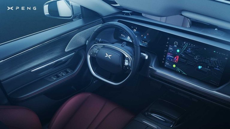Xpeng P7: immagini ufficiali