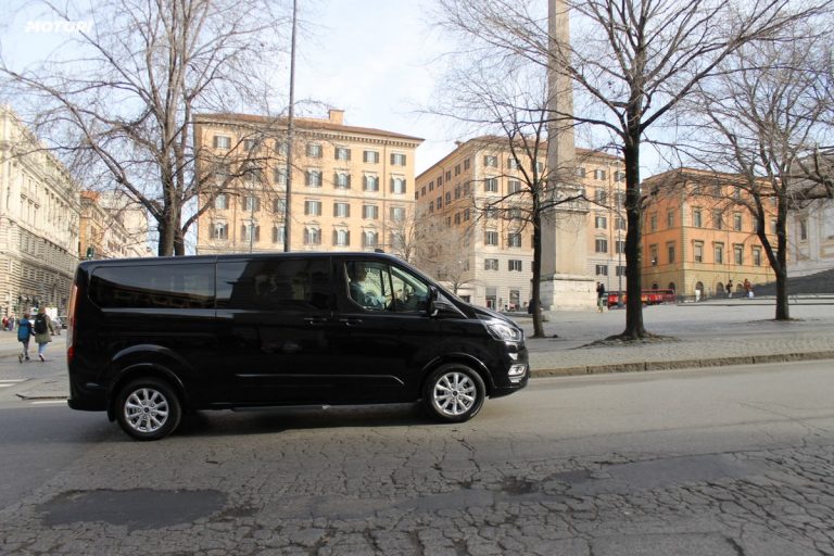 Ford Tourneo Custom: la prova su strada