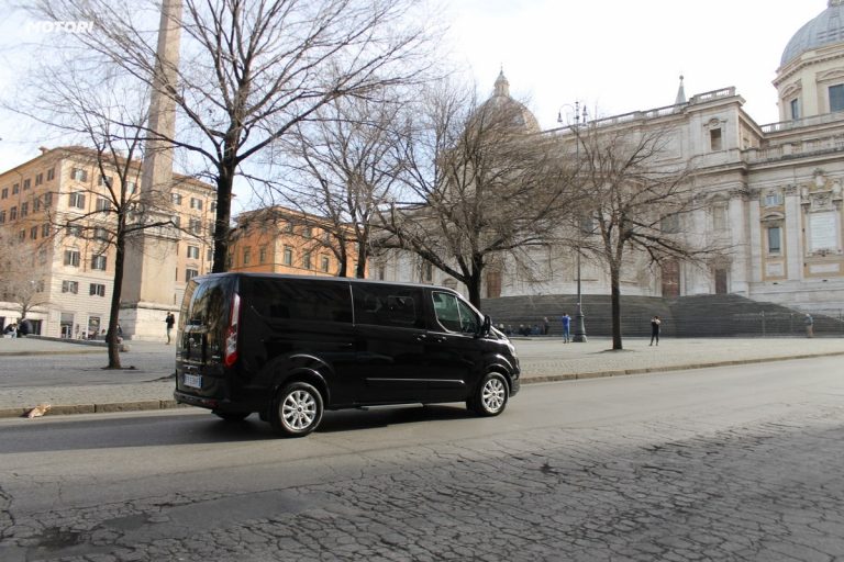 Ford Tourneo Custom: la prova su strada