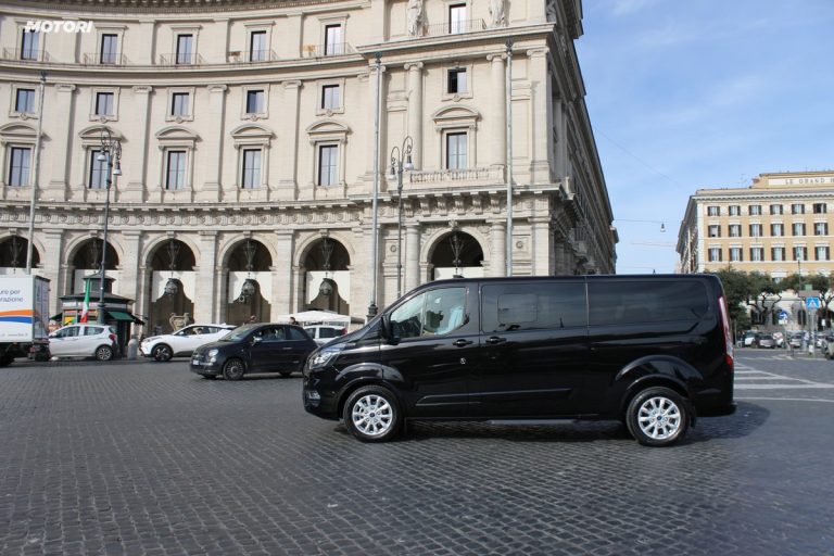 Ford Tourneo Custom: la prova su strada