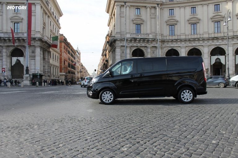 Ford Tourneo Custom: la prova su strada