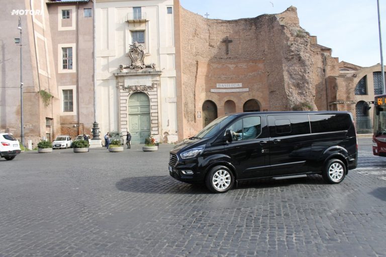 Ford Tourneo Custom: la prova su strada