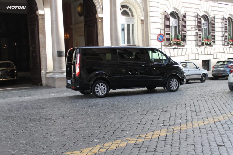 Ford Tourneo Custom: la prova su strada