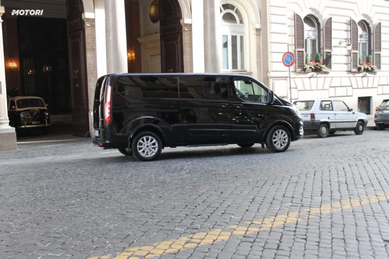 Ford Tourneo Custom: la prova su strada