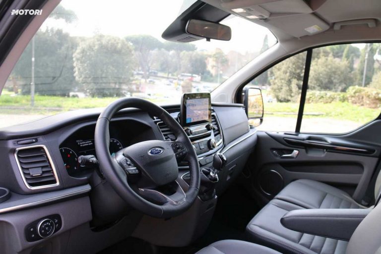Ford Tourneo Custom: la prova su strada