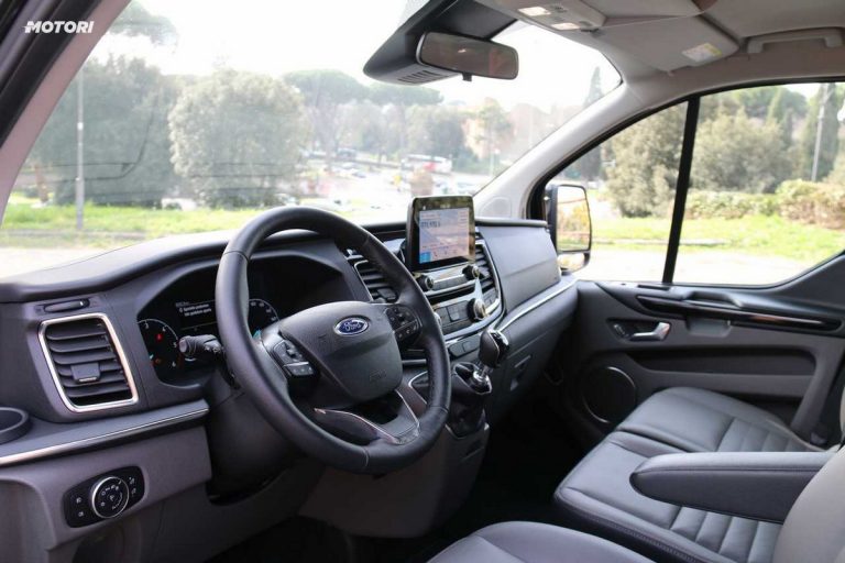 Ford Tourneo Custom: la prova su strada