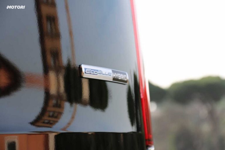 Ford Tourneo Custom: la prova su strada