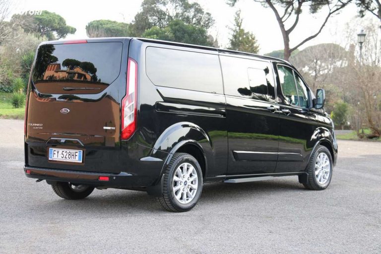 Ford Tourneo Custom: la prova su strada