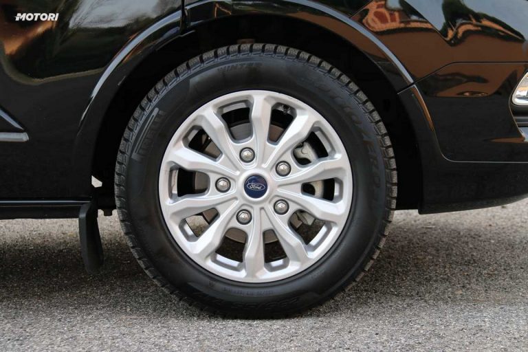 Ford Tourneo Custom: la prova su strada
