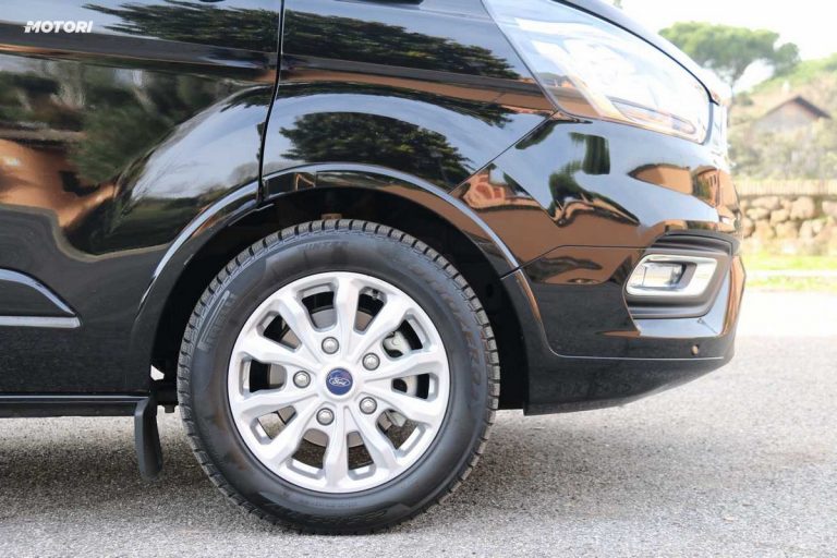 Ford Tourneo Custom: la prova su strada