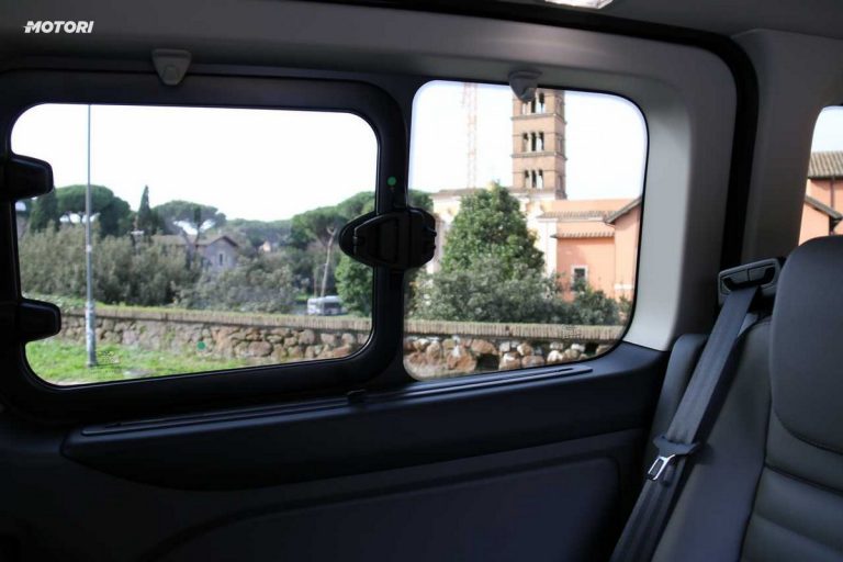 Ford Tourneo Custom: la prova su strada