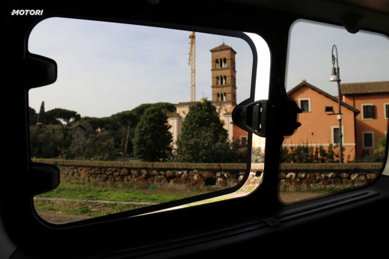 Ford Tourneo Custom: la prova su strada