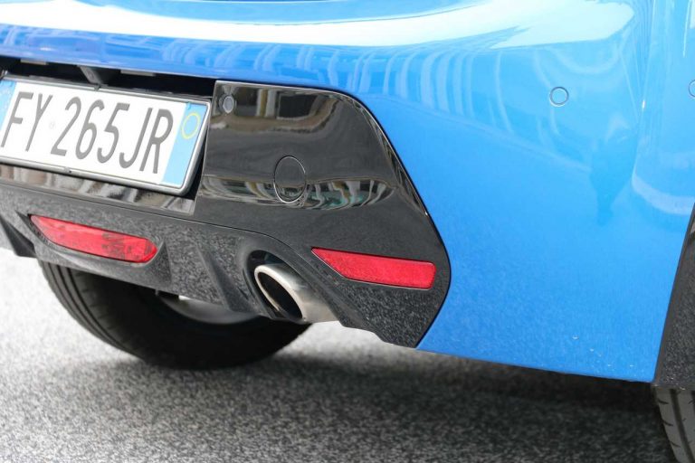 Peugeot 208 1.2 PureTech e 1.5 BlueHDi: la prova su strada