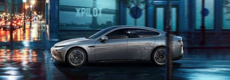 Xpeng P7: immagini ufficiali
