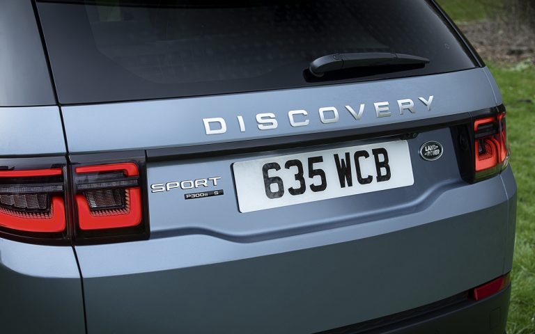 Land Rover Discovery Sport ibrida plug-in: immagini ufficiali
