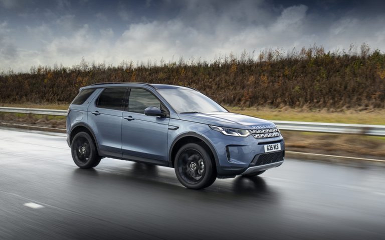 Land Rover Discovery Sport ibrida plug-in: immagini ufficiali