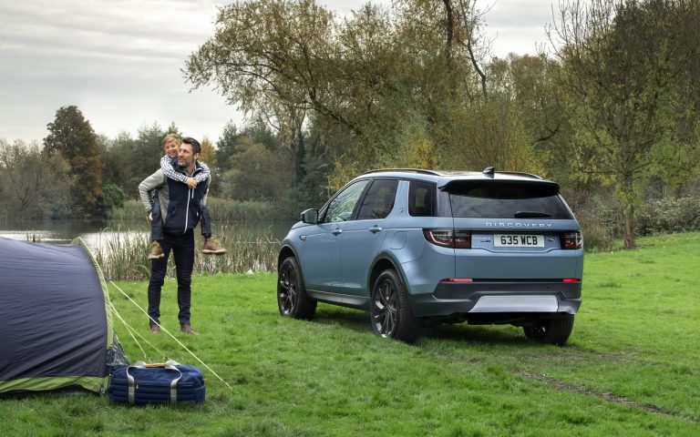 Land Rover Discovery Sport ibrida plug-in: immagini ufficiali