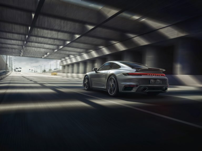 Porsche 911 Turbo S, l’assetto aerodinamico: immagini ufficiali