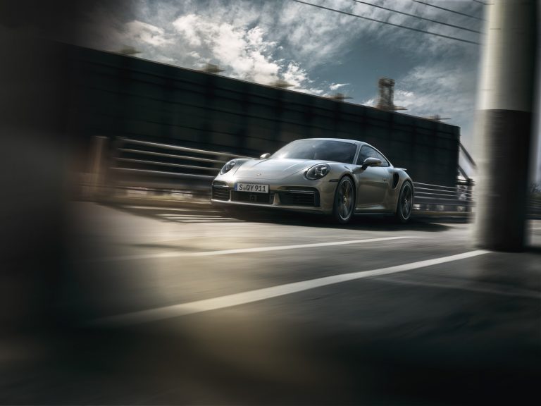 Porsche 911 Turbo S, l’assetto aerodinamico: immagini ufficiali