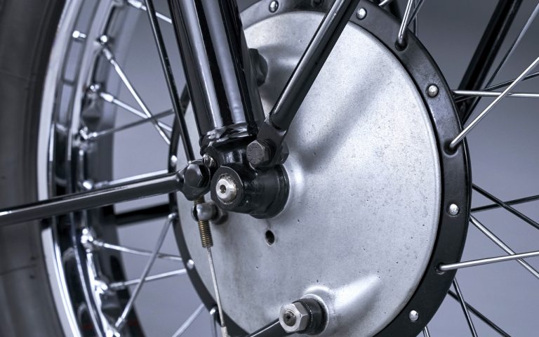 Nuova Bmw R 18: immagini ufficiali