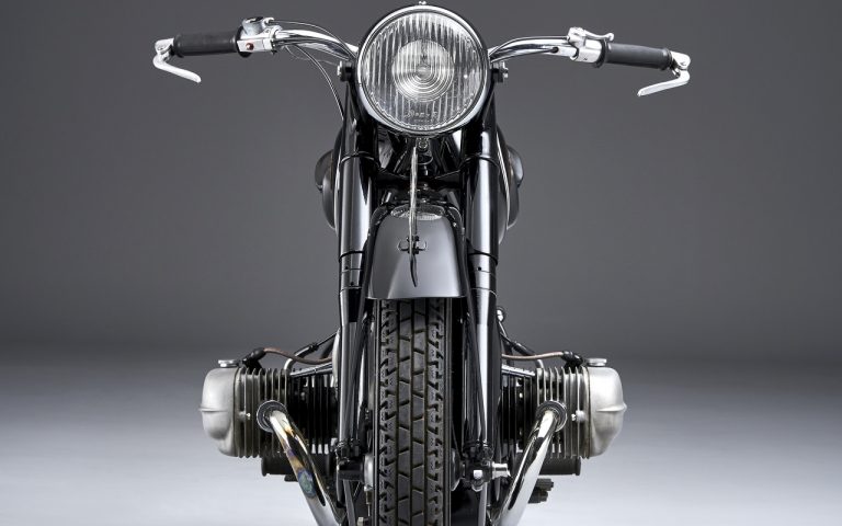 Nuova Bmw R 18: immagini ufficiali