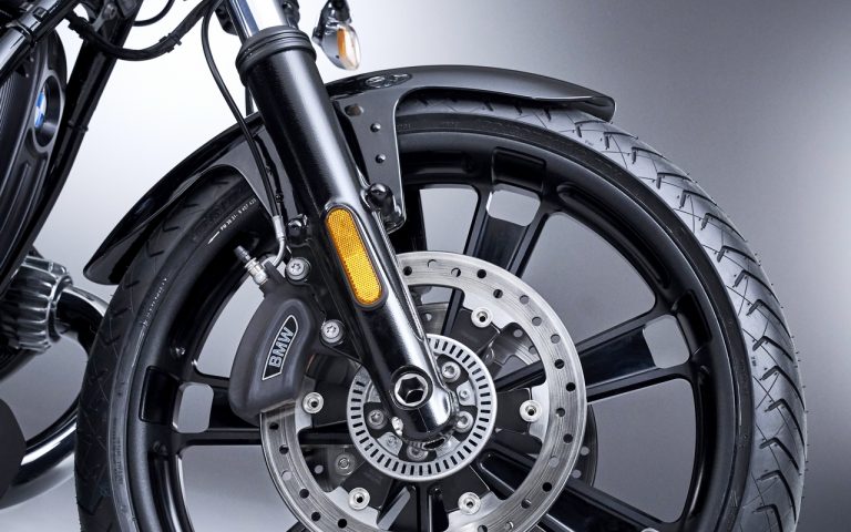 Nuova Bmw R 18: immagini ufficiali