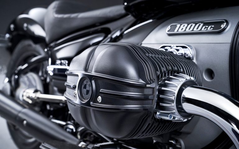 Nuova Bmw R 18: immagini ufficiali