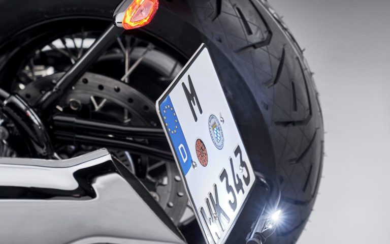 Nuova Bmw R 18: immagini ufficiali