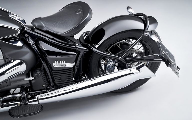 Nuova Bmw R 18: immagini ufficiali