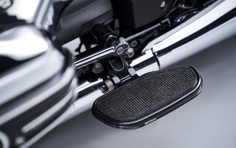 Nuova Bmw R 18: immagini ufficiali