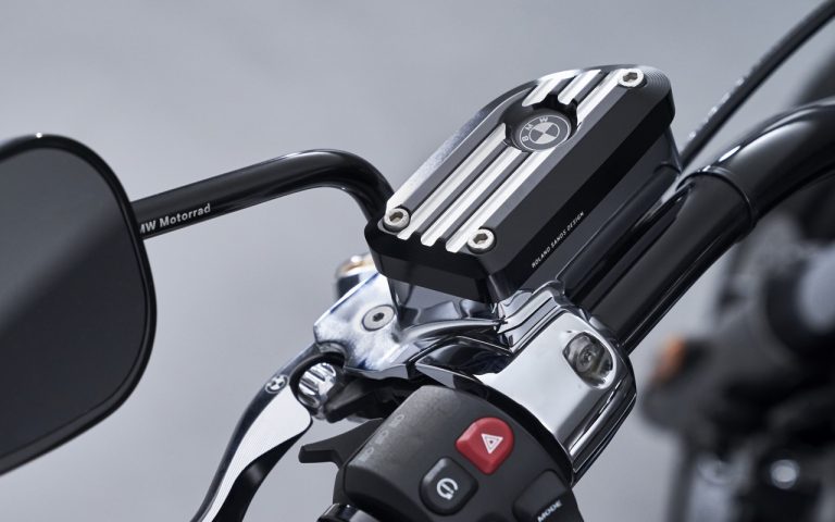 Nuova Bmw R 18: immagini ufficiali