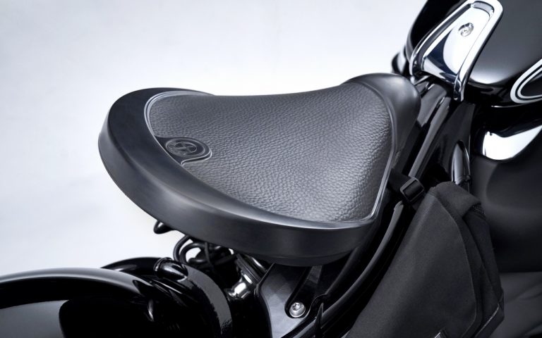 Nuova Bmw R 18: immagini ufficiali