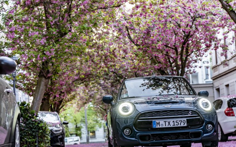 Nuova Mini Cabrio Sidewalk: immagini ufficiali