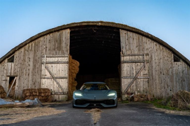 Koenigsegg Gemera: immagini ufficiali in pista