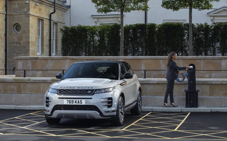 Range Rover Evoque ibrida plug-in: immagini ufficiali